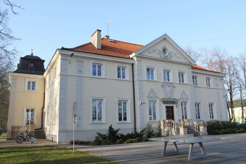 palac-w-woli-rasztowskiej-9